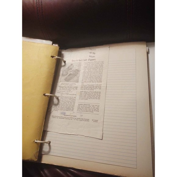 Trapper Keeper full of Vintage Knitting Patterns - Picture 8 of 9